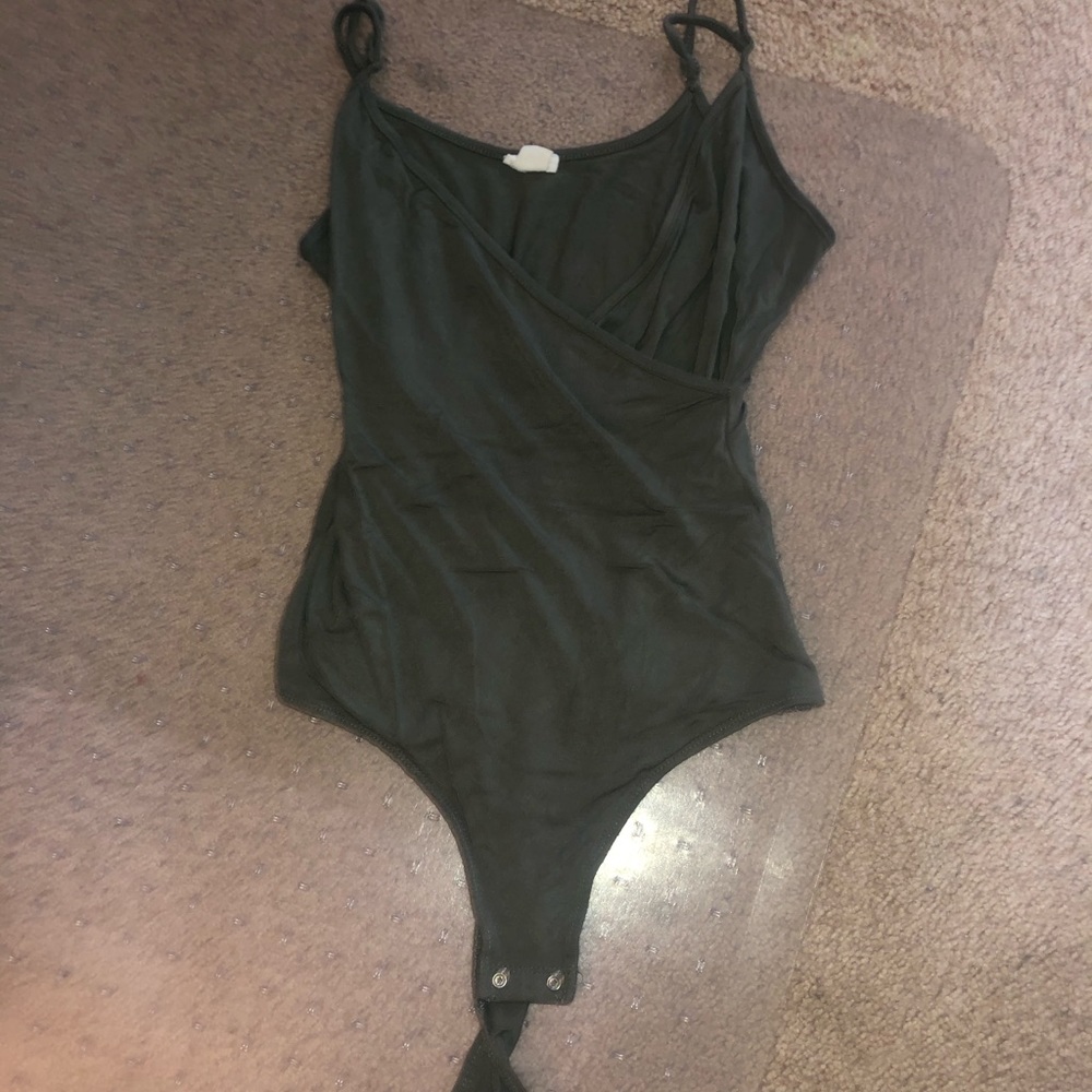 GARAGE  green bodysuit